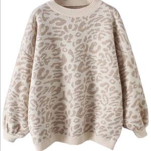 🍓Like New! Neutral Leopard Print Sweater